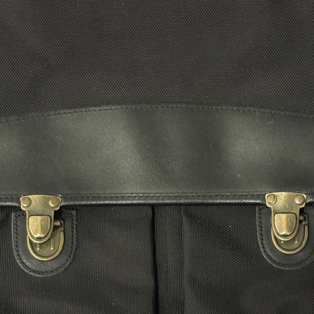 Satchels Black Canvas and Leather Messenger Briefcase – Unsex - Picture 2 of 11